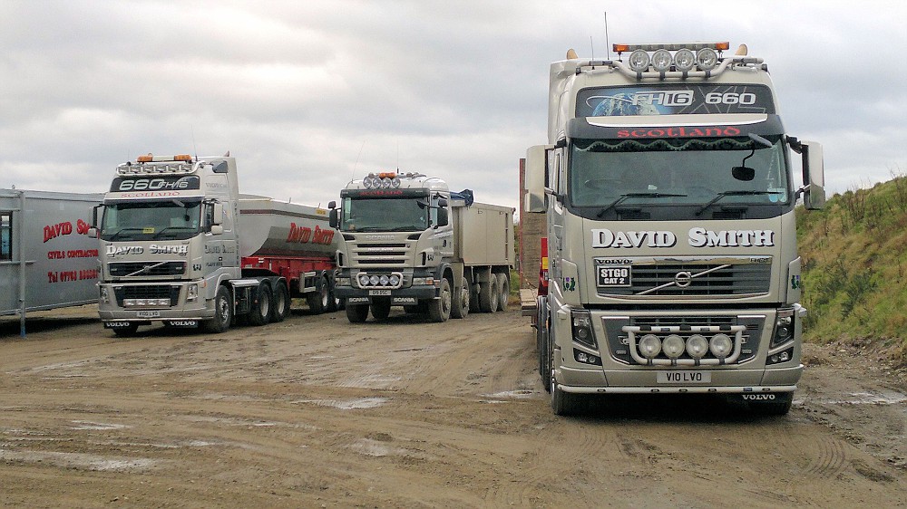 Photo V10 VLO, D19 DSC & V100 LVO David Smith (Plant Hire) Ltd