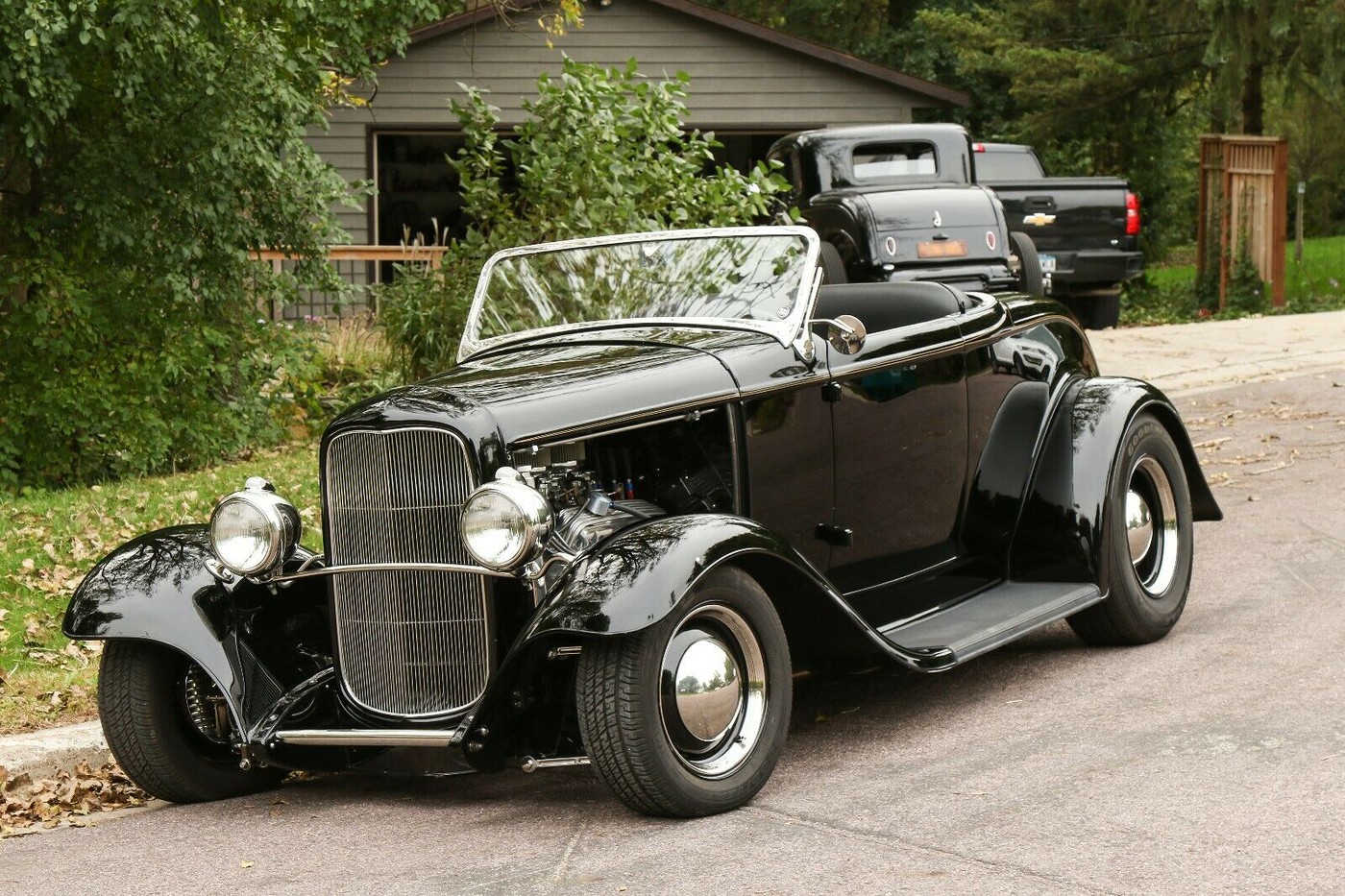 Photo Brookville roadster from Owatonna, Minnesota (2) 1932 FORD