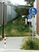 Sehr kurzer Geh-/Radweg