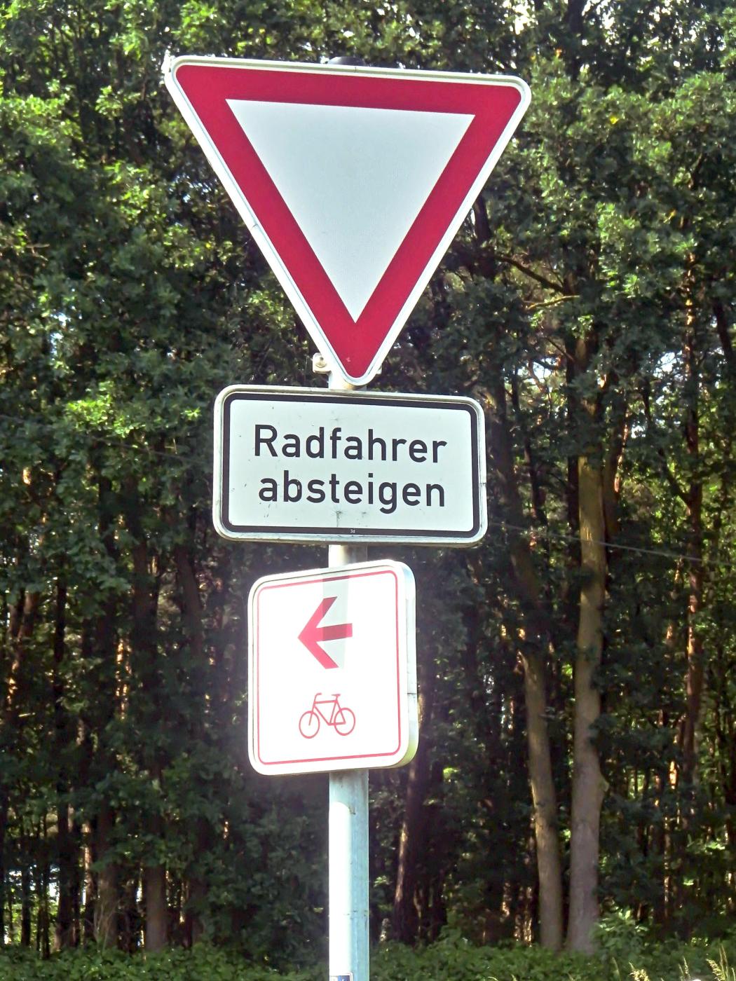 Radfahrer absteigen??