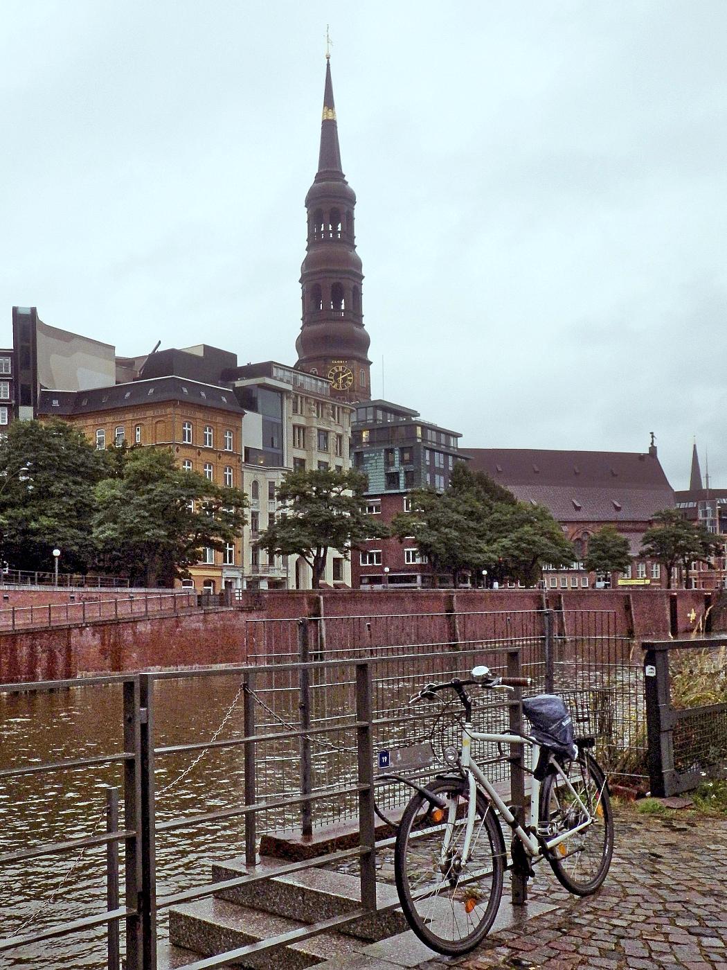 Zollkanal und St. Katharinen-Kirche