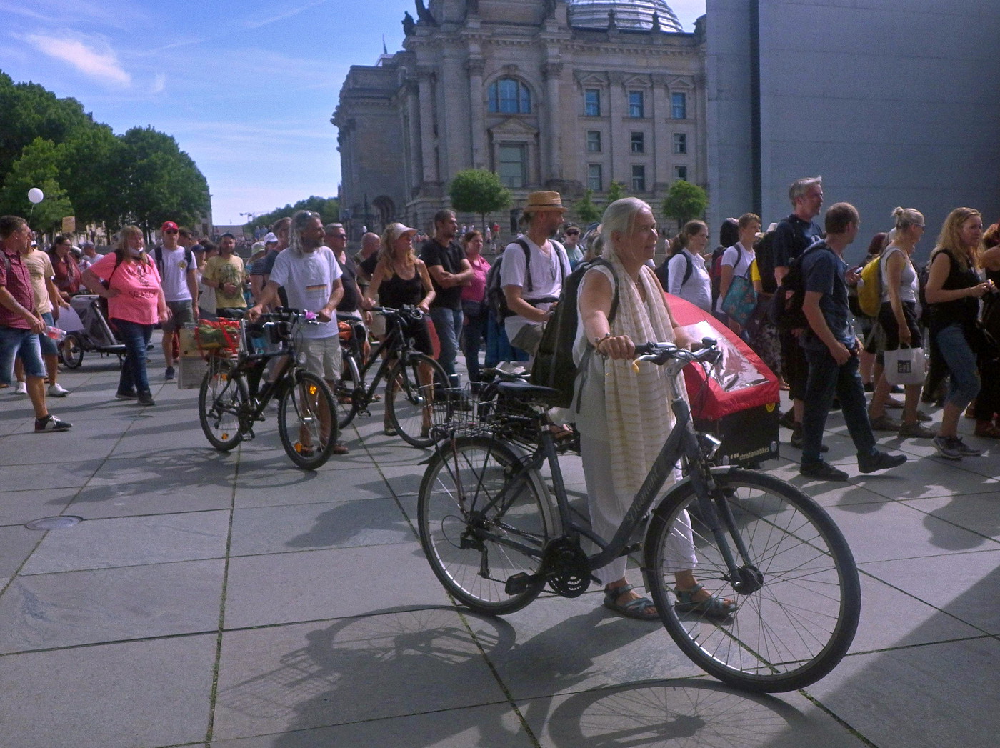 Von der Polizei weggeleitete Demo-Gruppe