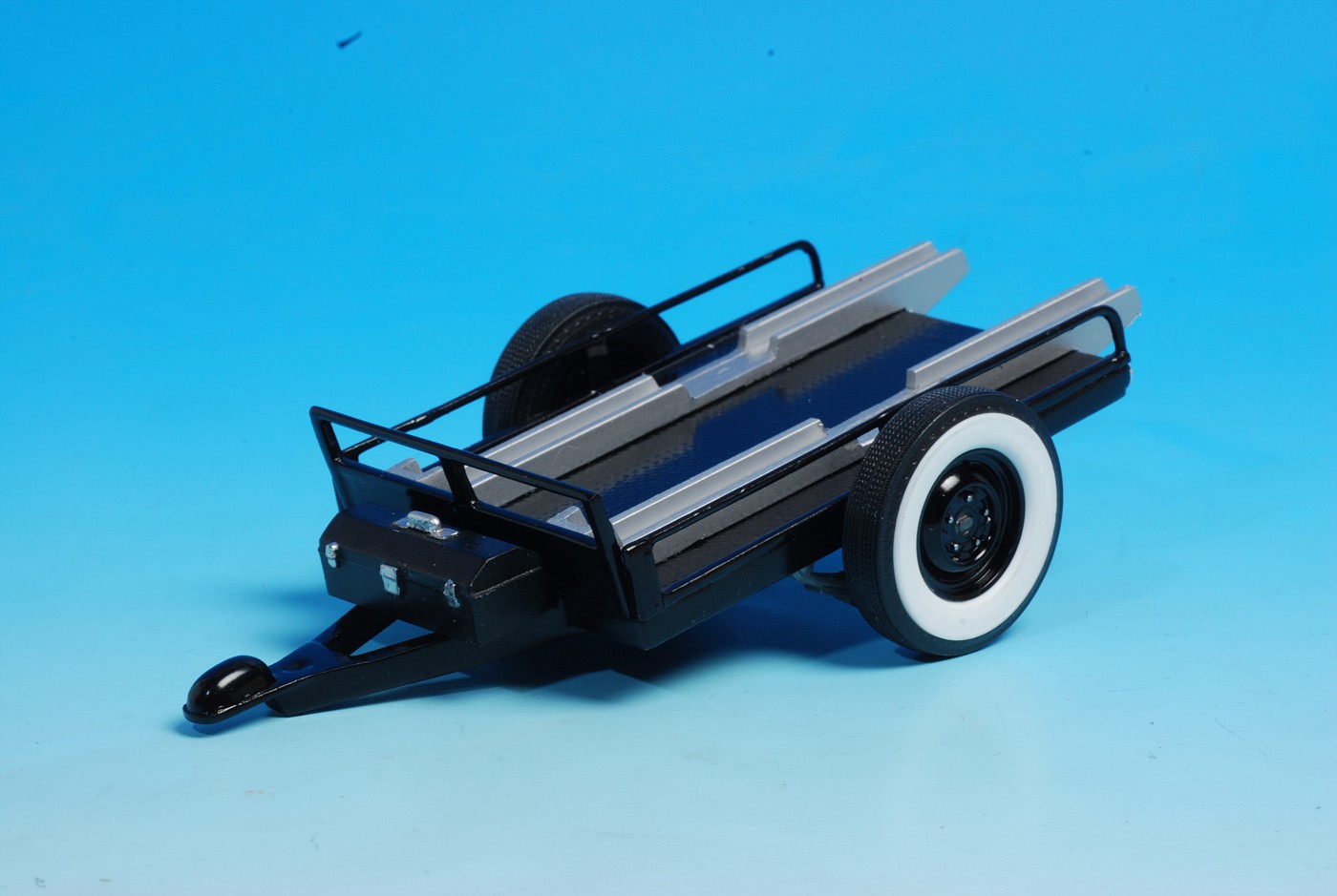 1/25 AMT 1963 Chevy II Station Wagon with Trailer - Car Kit