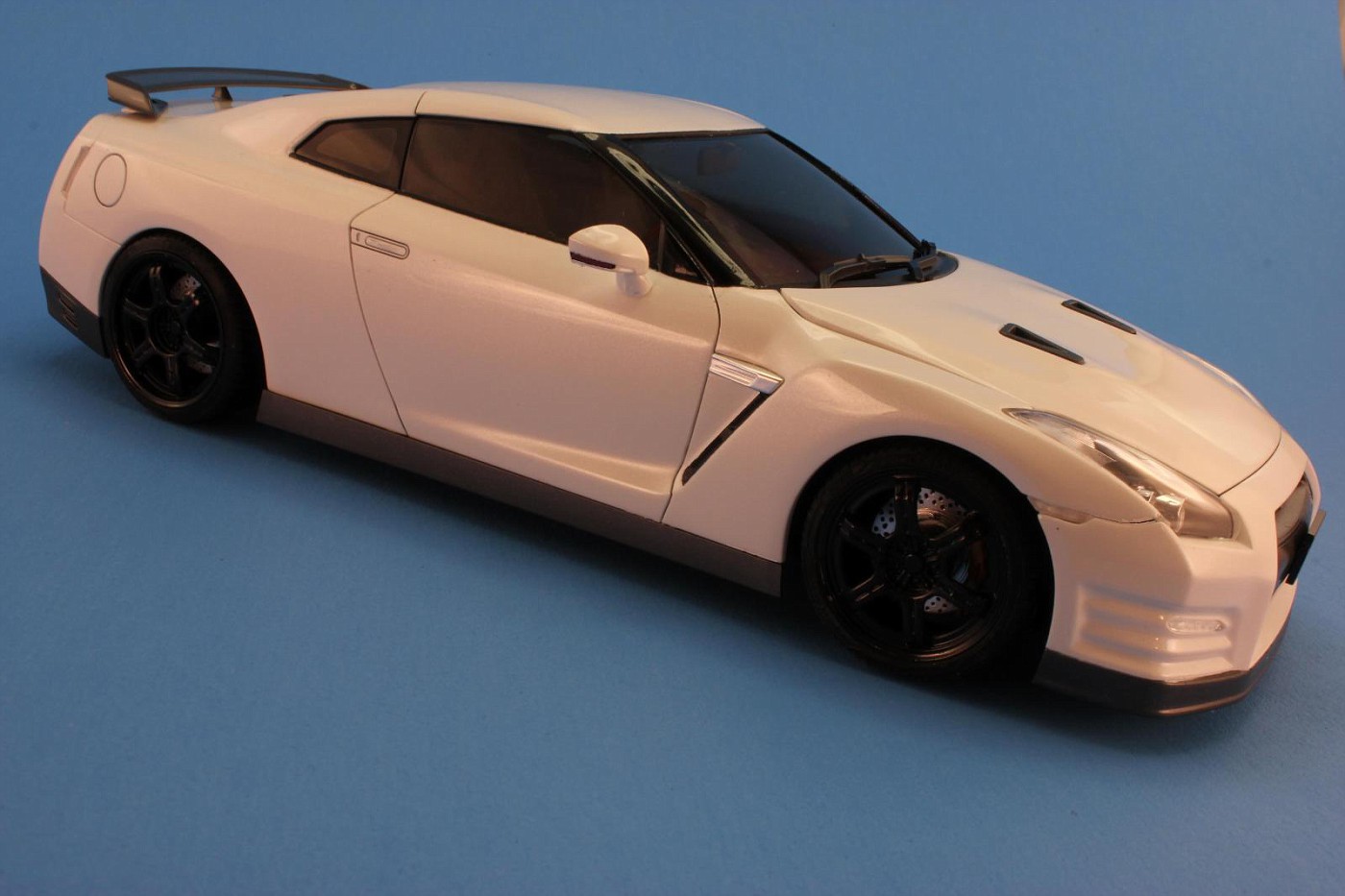 GT-R Egoist Scale Auto Mag review 001