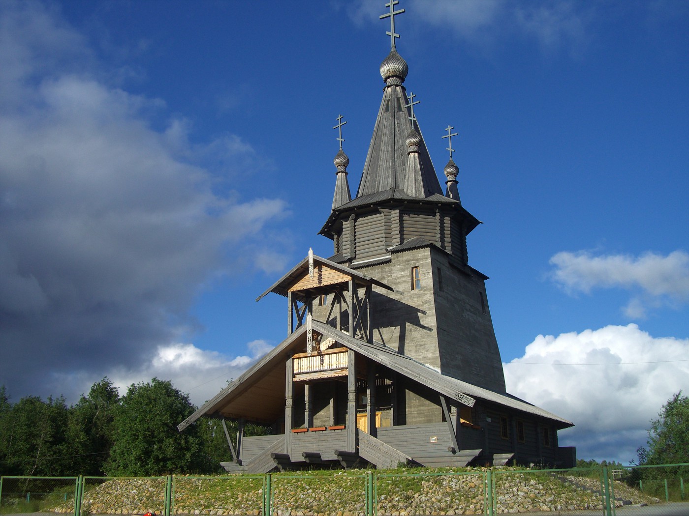 Holzkirche in Povenec
