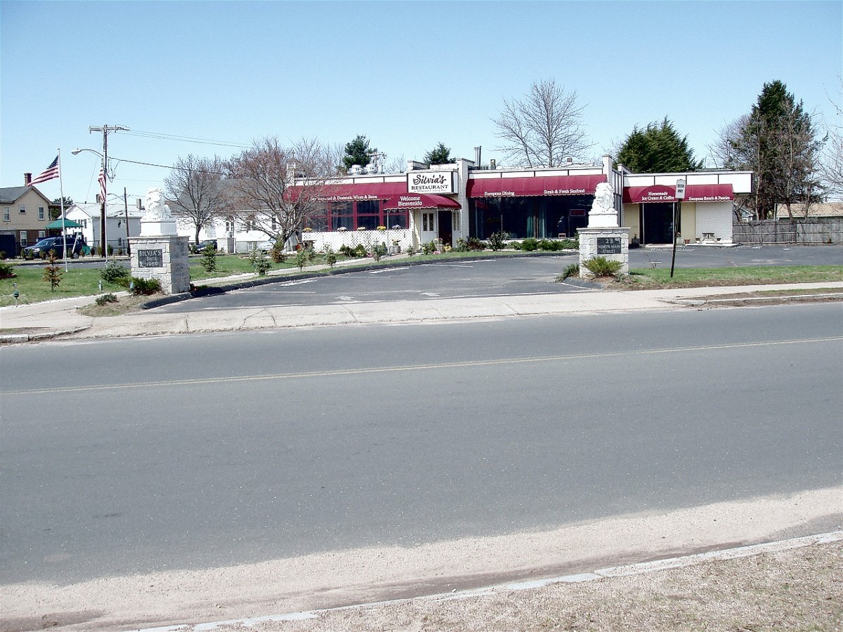 Photo THOMPSONVILLE SILVIA'S RESTAURANT.jpg ENFIELD HAZARDVILLE