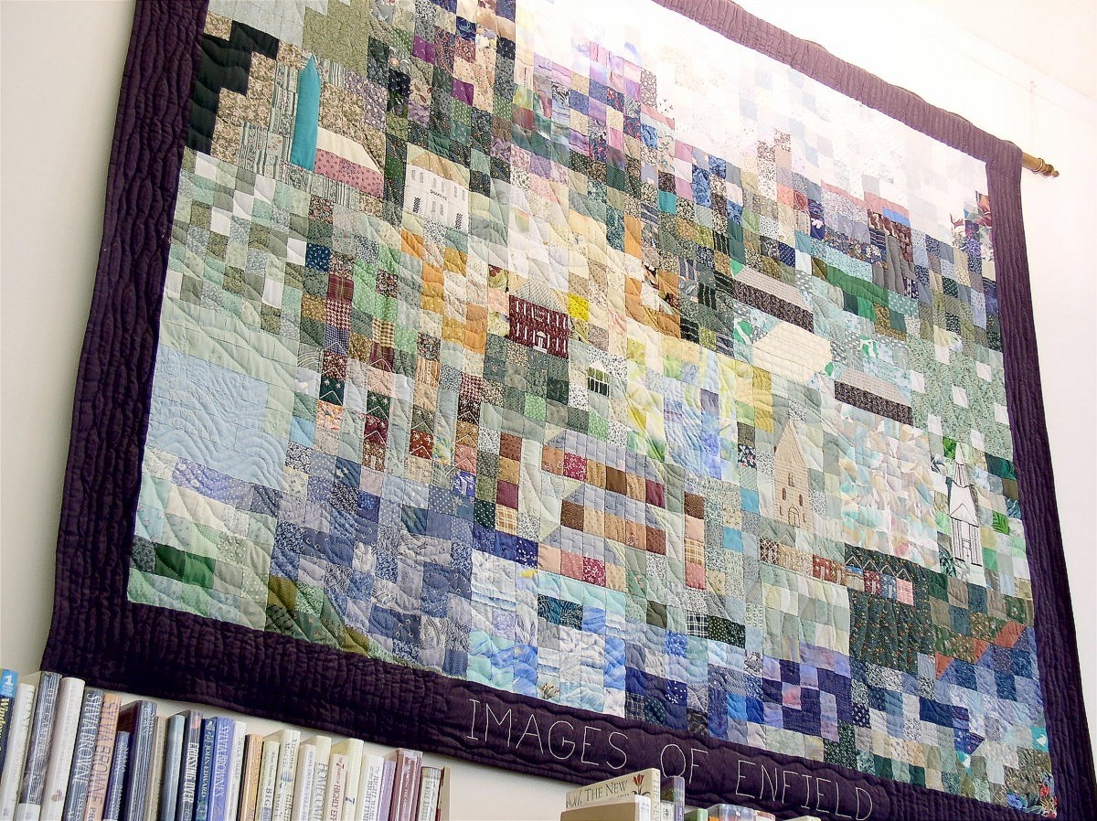 Photo THOMPSONVILLE PEARL ST LIBRARY ENFIELD QUILTERS.jpg