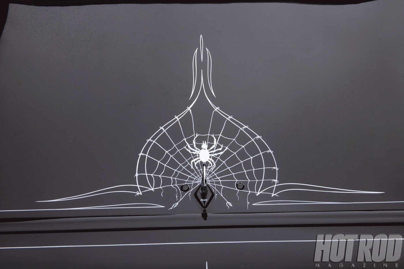 Photo body pinstriping Ford Hot Rod 1925 Model T Tangle  Black