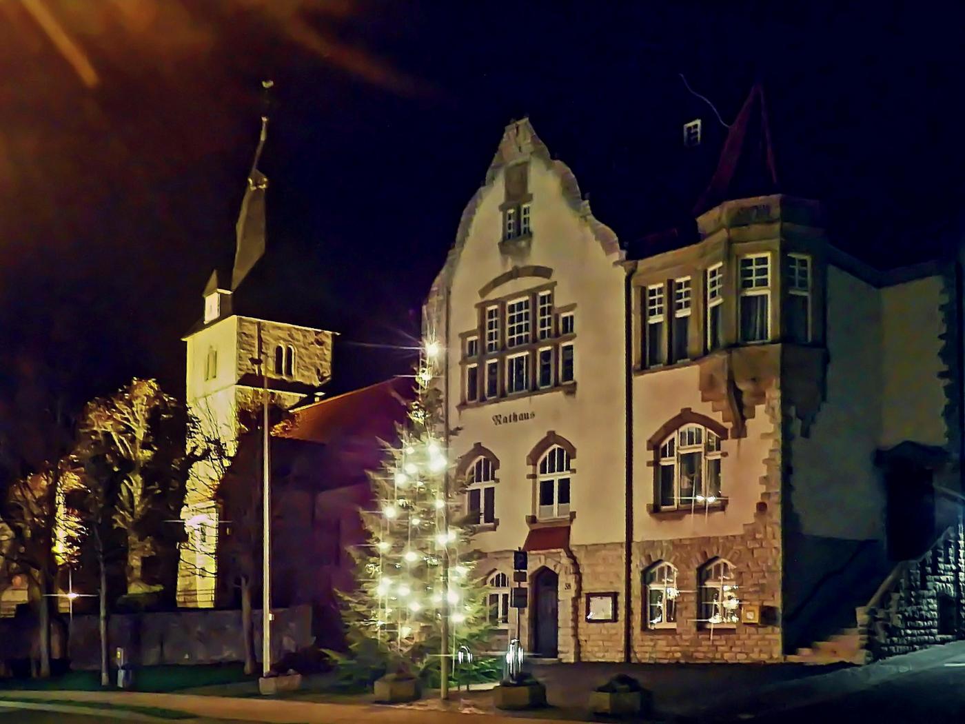 Kirche und Rathaus Barntrup