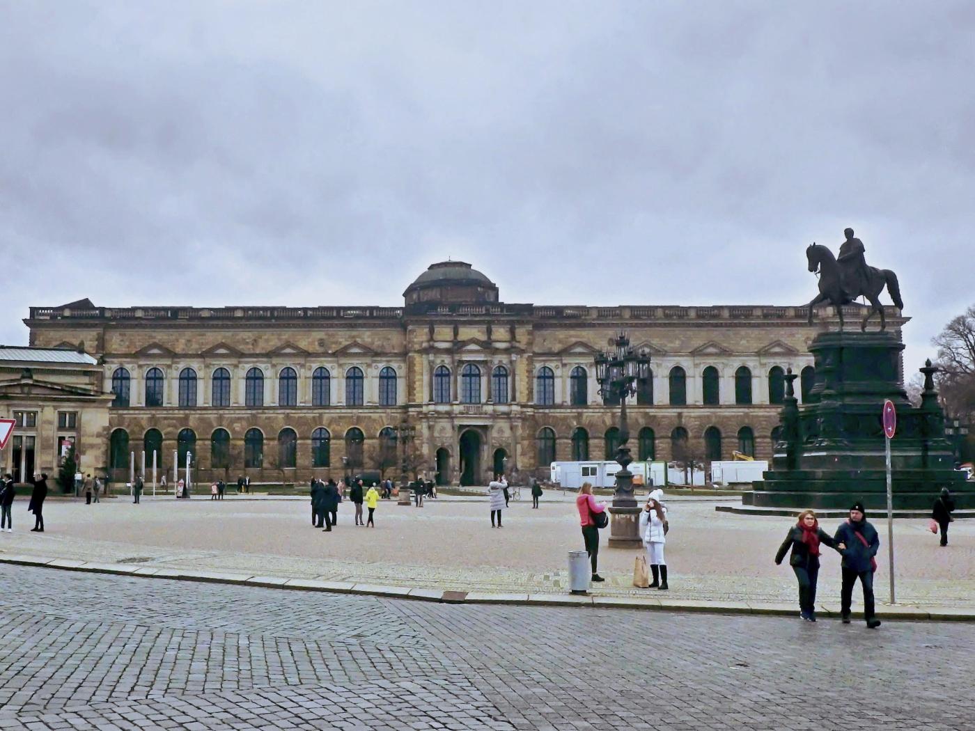 Sempergalerie und Reiterdenkmal König Johann von Sachsen