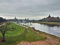 Elbe mit Blick Richtung Dresdner Altstadt