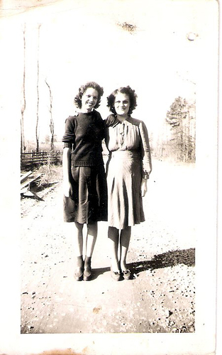 38-Mamaw Aree and Evelyn Moffett