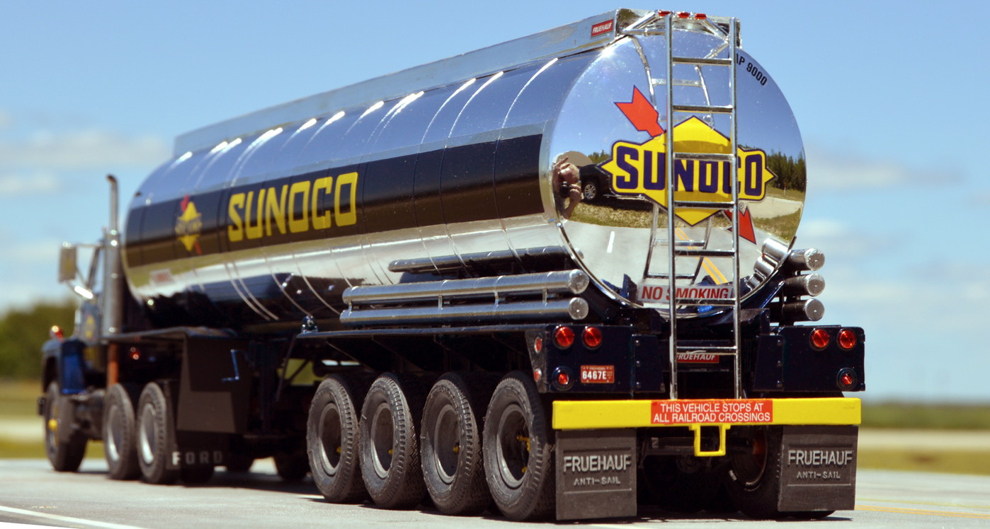 Photo Sunoco Michigan Tanker Rear View Ford LNT 7 8 22 LNT 8000