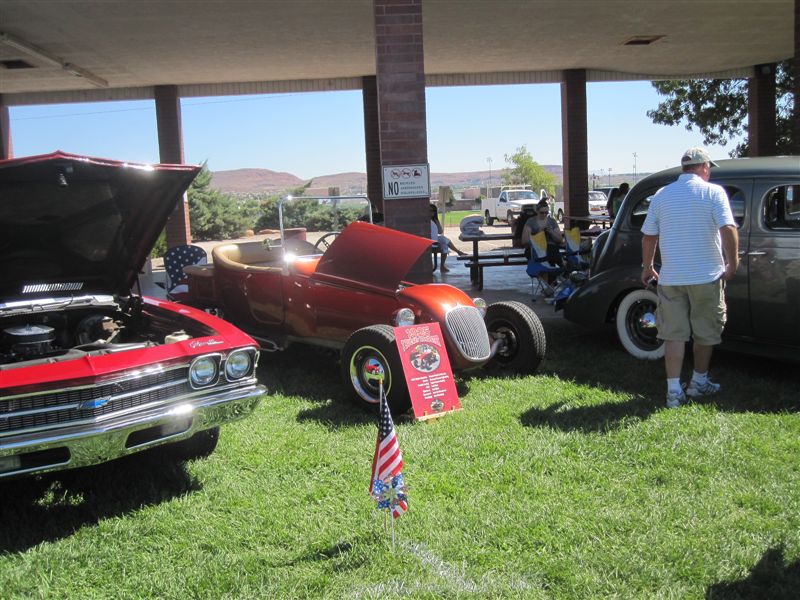 Red Rocks Car Show album Crewzing with the "Lugnut "