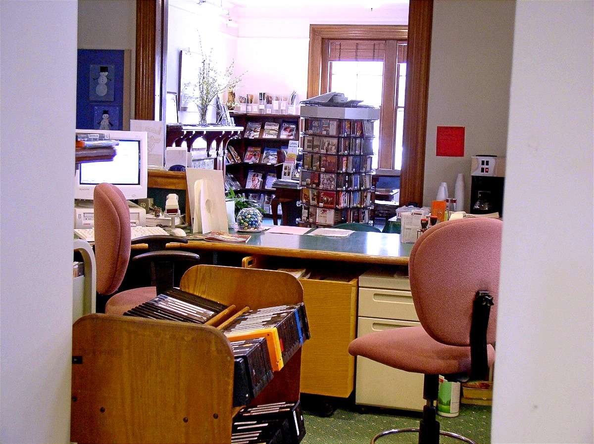 Photo DEEP RIVER PUBLIC LIBRARY 23 DEEP RIVER, CT album Jerry