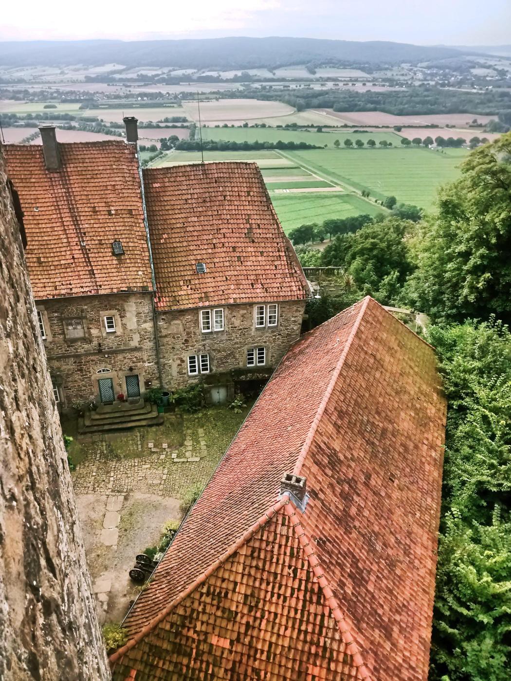 Blick vom Georgsturm auf Burggebäude