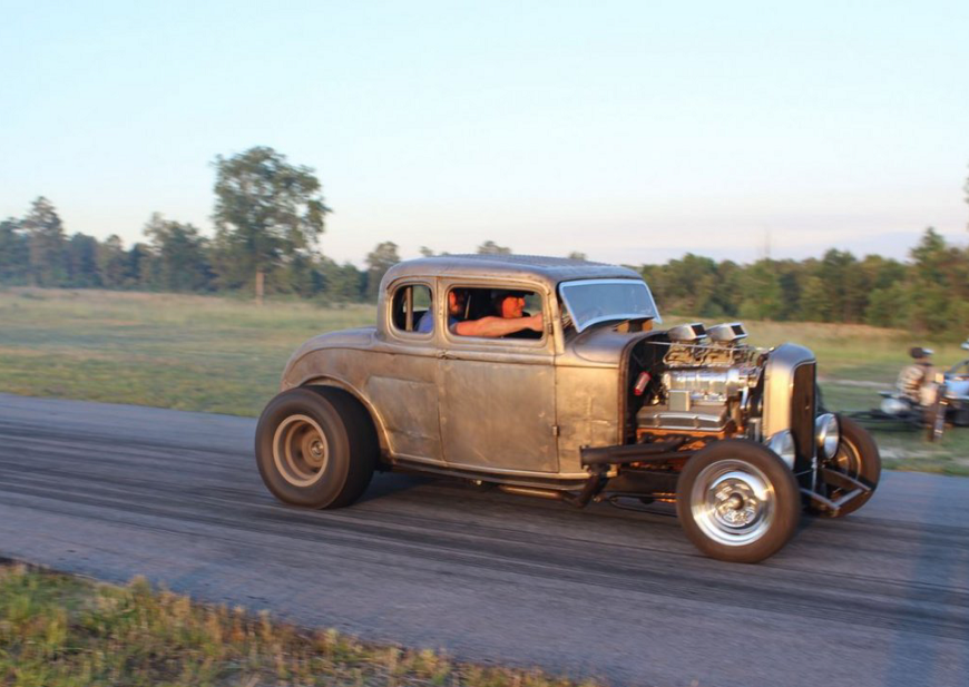 Photo Can of Worms 1932 FORDS ON HWY 32 II album LOUDPEDAL