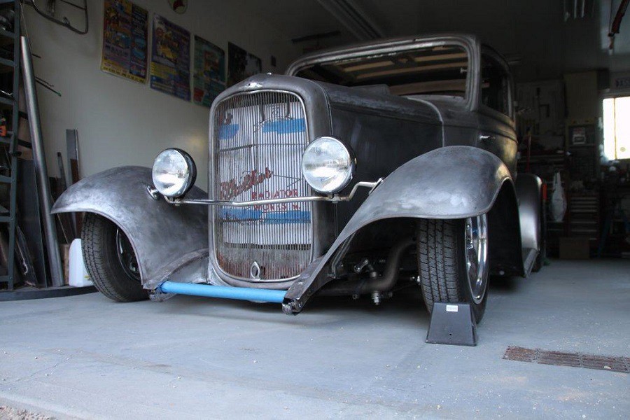 Photo Duane's Hot Rod Shop 1932 FORD'S IN THE GARAGE OR HOT ROD SHOPS III album LOUDPEDAL