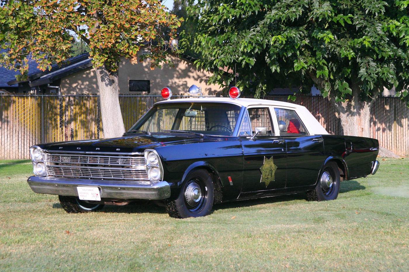 copcar dot com - The home of the American Police Car - Photo Archives