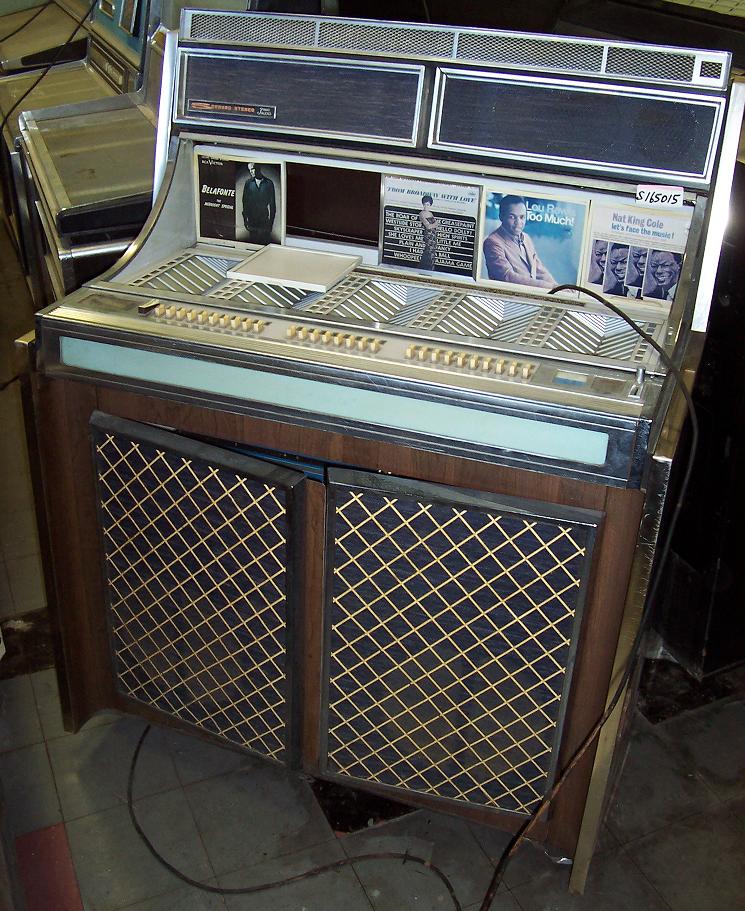 Photo SLPC480BLR165015a 1964 Seeburg LPC480 BLR Jukebox S/N