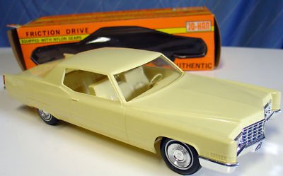 Johan Cadillac Coupe de Ville 1/25