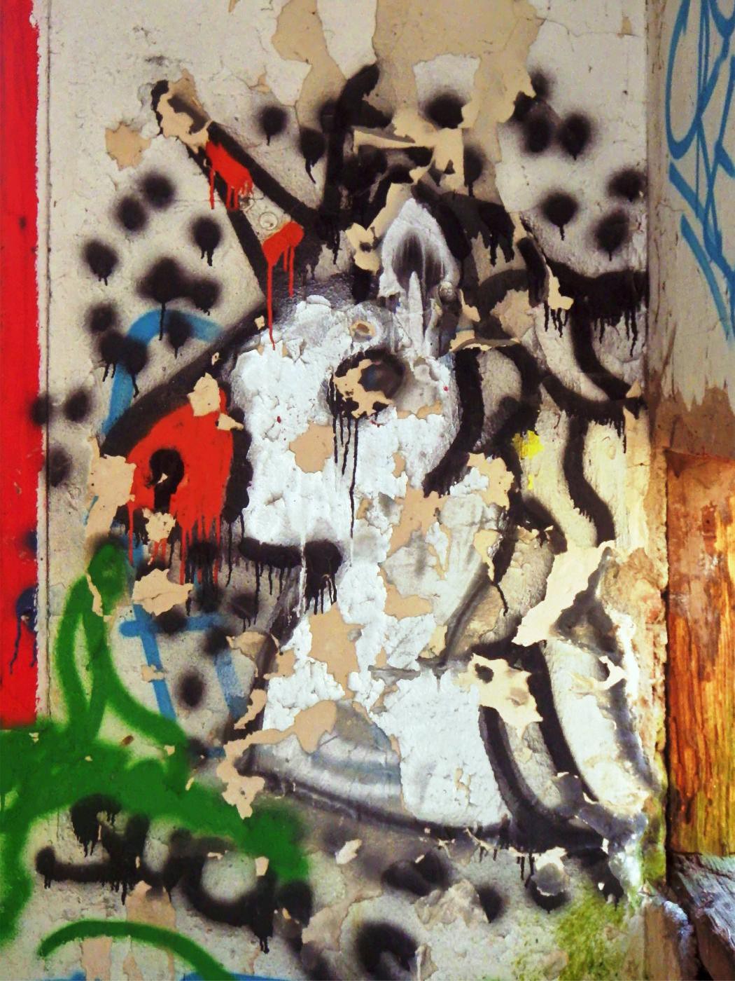 Graffiti Einhorn im Teepavillon