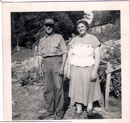 208-Great-Grandparents Shelby and Della YANCEY Laxton