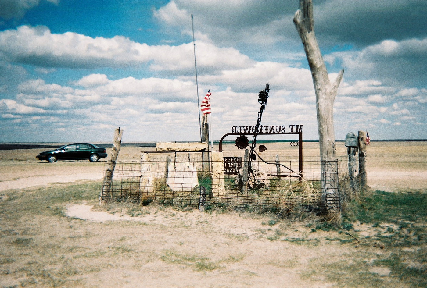 Photo Backside of the Mount Sunflower Marker near Weskan, Kansas