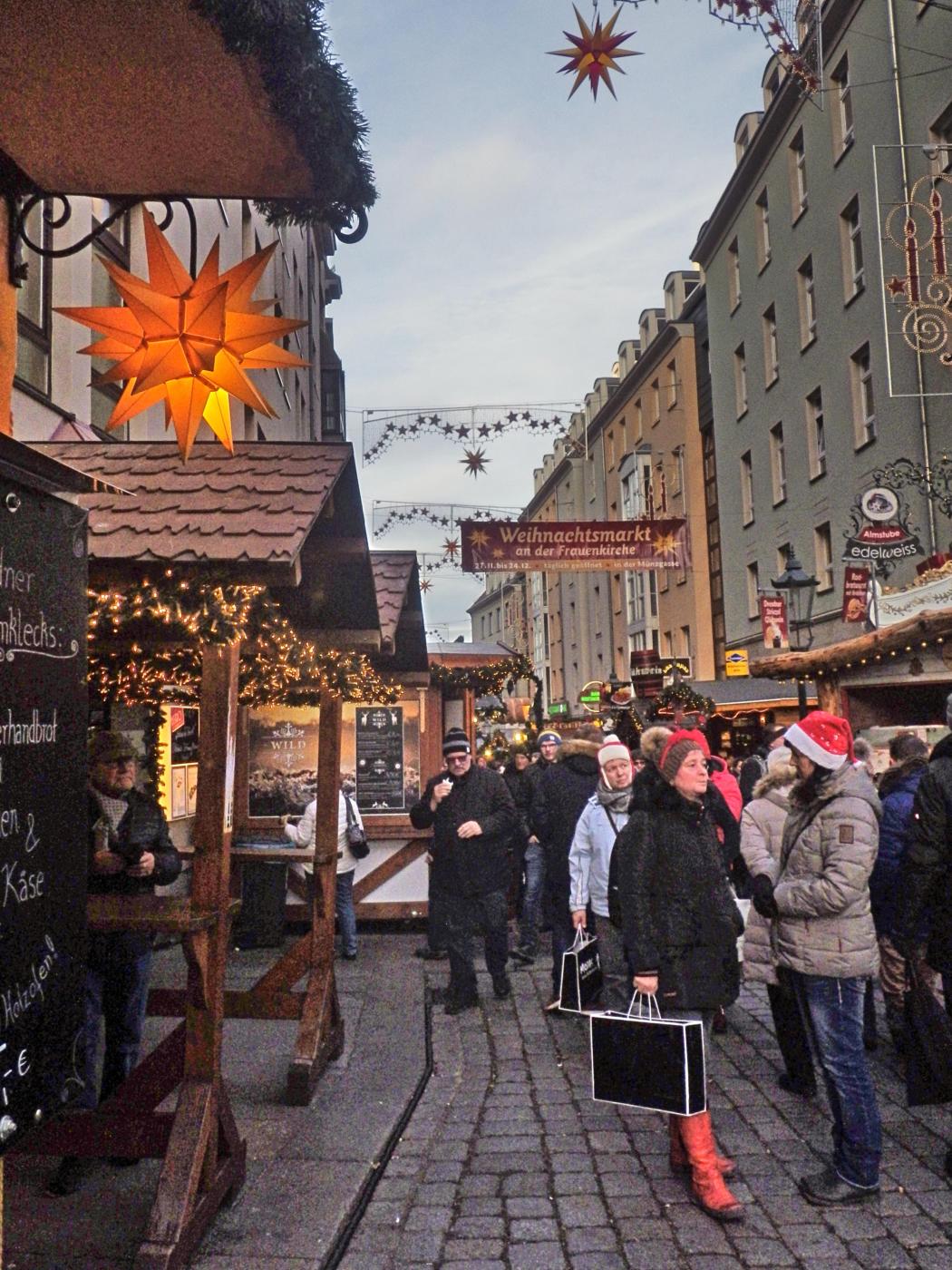 Weihnachtsmarkt an der Frauenkirche