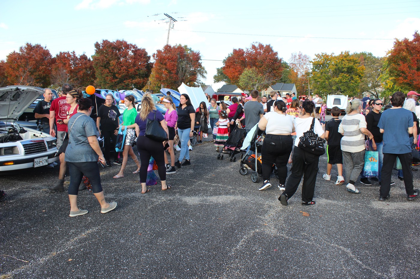 Photo IMG 0037 Lost In The Fifties Trunk Or Treat album Lyle