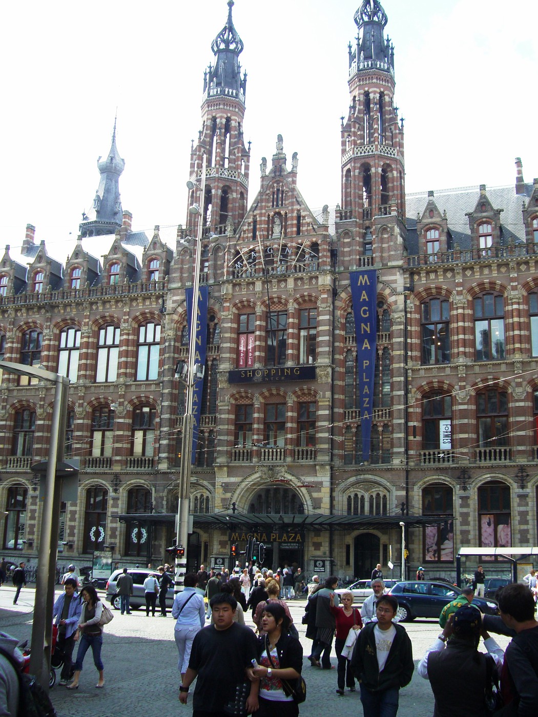 Shopping Center Magna Plaza