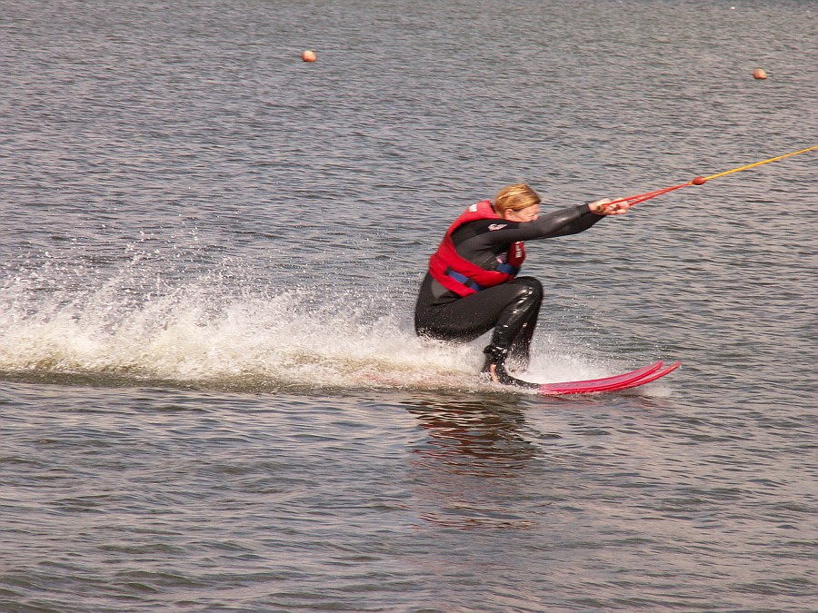 2006_waterskin: de start!