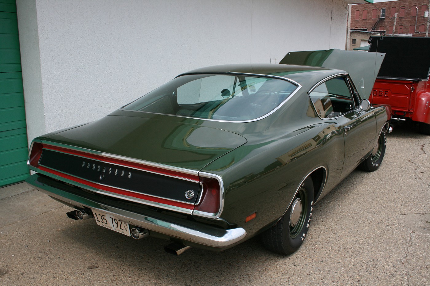dodge challenger plymouth barracuda